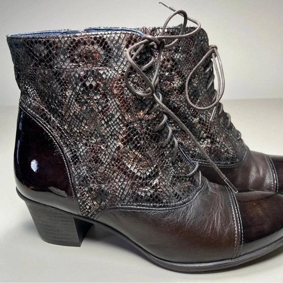 DORKING BY FLUCHOS | BRISDA SNAKE LACE PRINT HEEL BOOTS - Picture 3 of 14